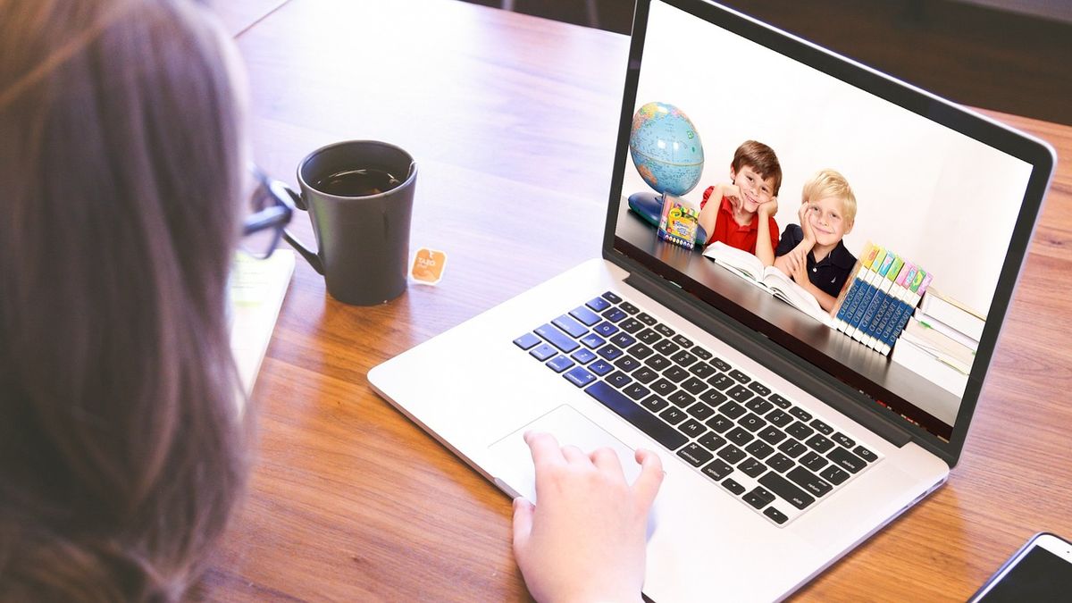 How to Run an Online Parent-Teacher Meeting That Parents Actually Attend